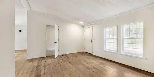 Image 4: Living Room Image 4: Living Room