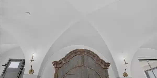 Image 4: Barrel vaulted ceiling Image 4: Barrel vaulted ceiling