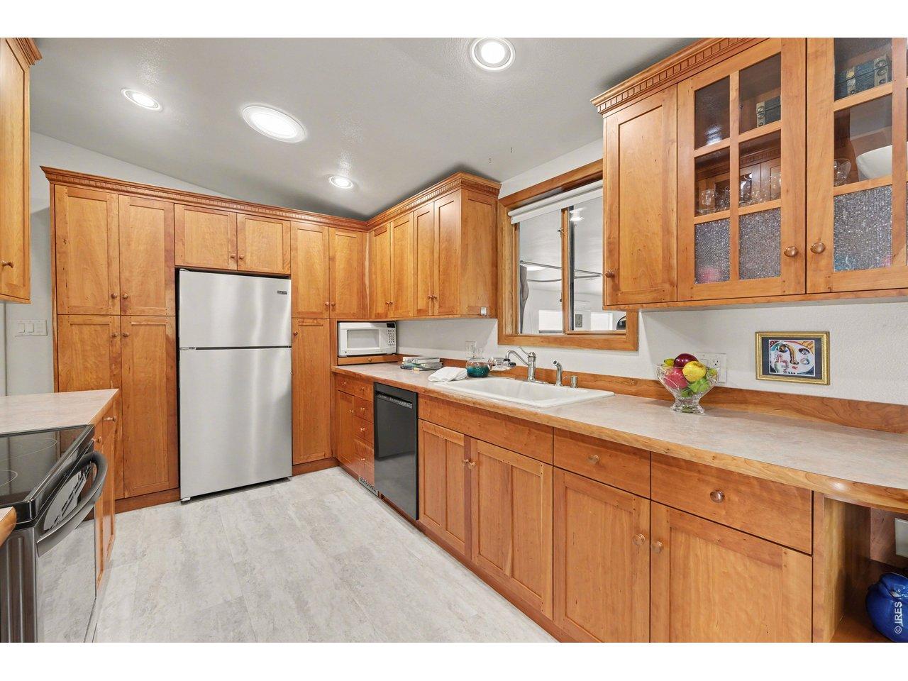 Image 4: Galley Kitchen Image 4: Galley Kitchen