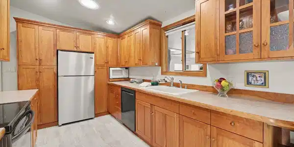 Image 4: Galley Kitchen Image 4: Galley Kitchen