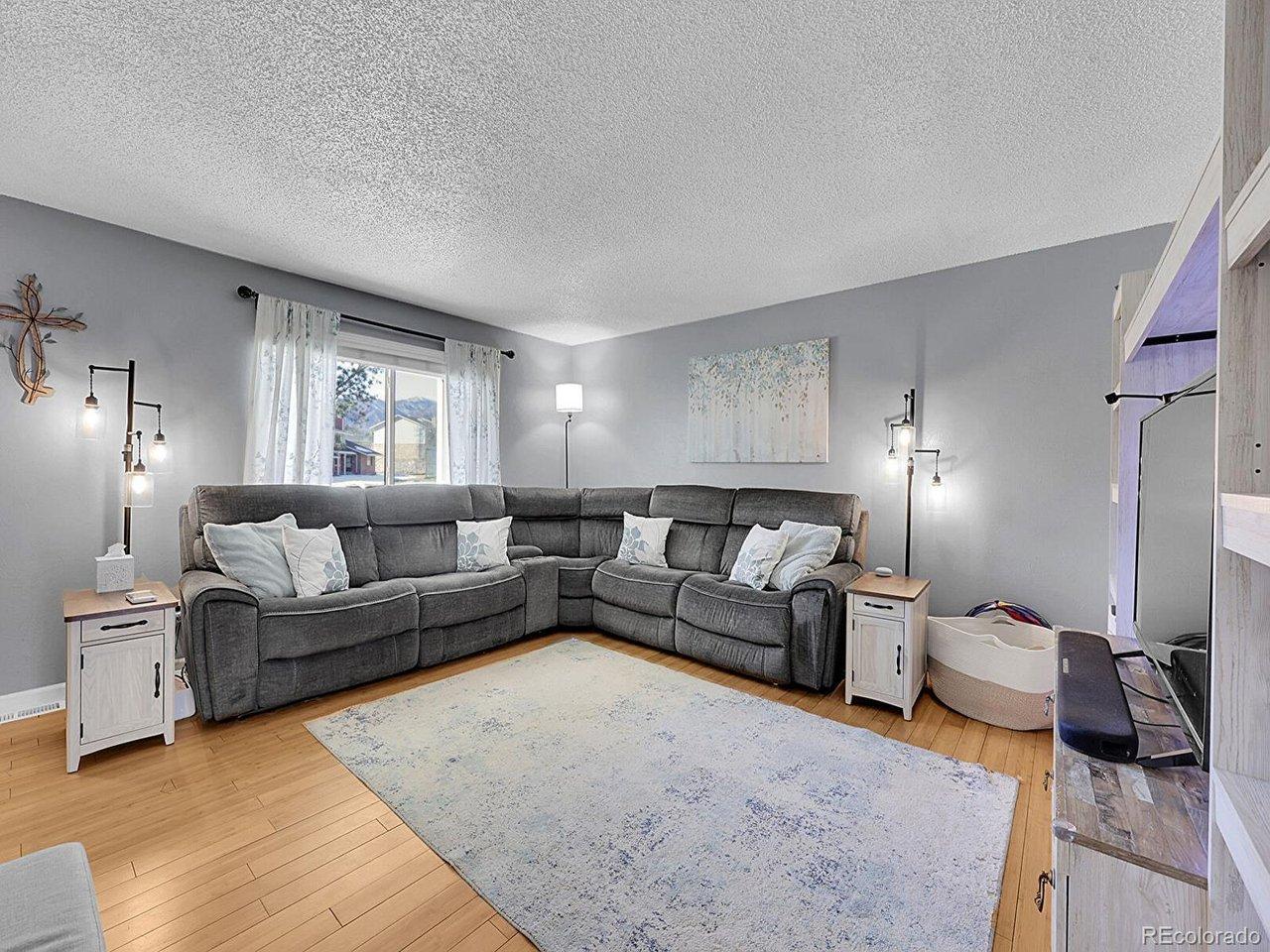 Image 3: Living Room Image 3: Living Room