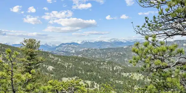Image 2: Endless views to the west