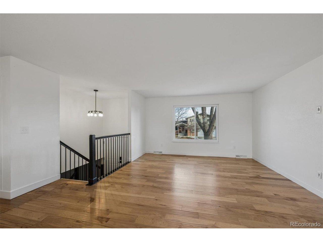 Image 2: Large main level living space Image 2: Large main level living space
