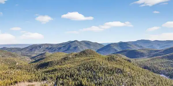 Image 3: Views to southwest. Image 3: Views to southwest.