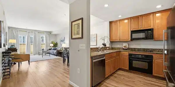 Image 2: Kitchen