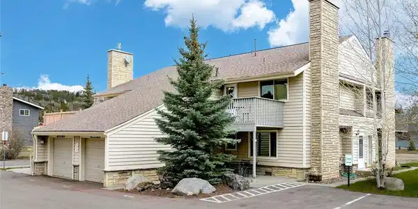 306 Elk Ln