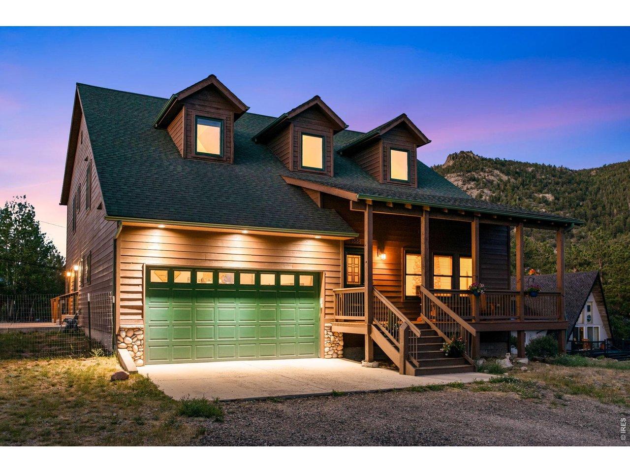 Image 1: Classic mountain craftsman style home in the heart of Carriage Hills. Image 1: Classic mountain craftsman style home in the heart of Carriage Hills.