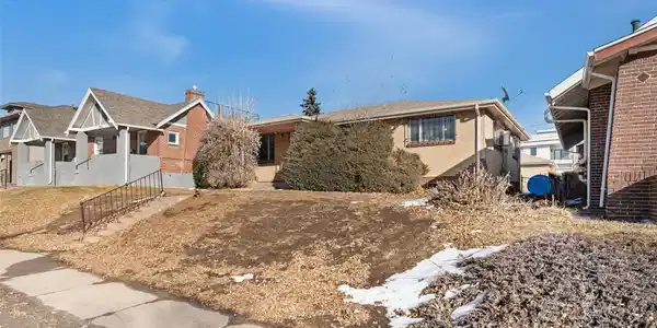 2730 N Columbine