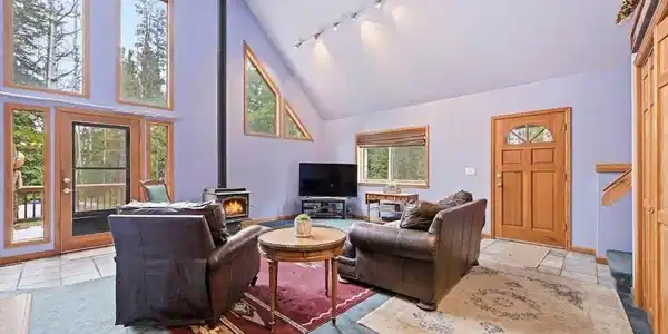 Image 3: family room Image 3: family room