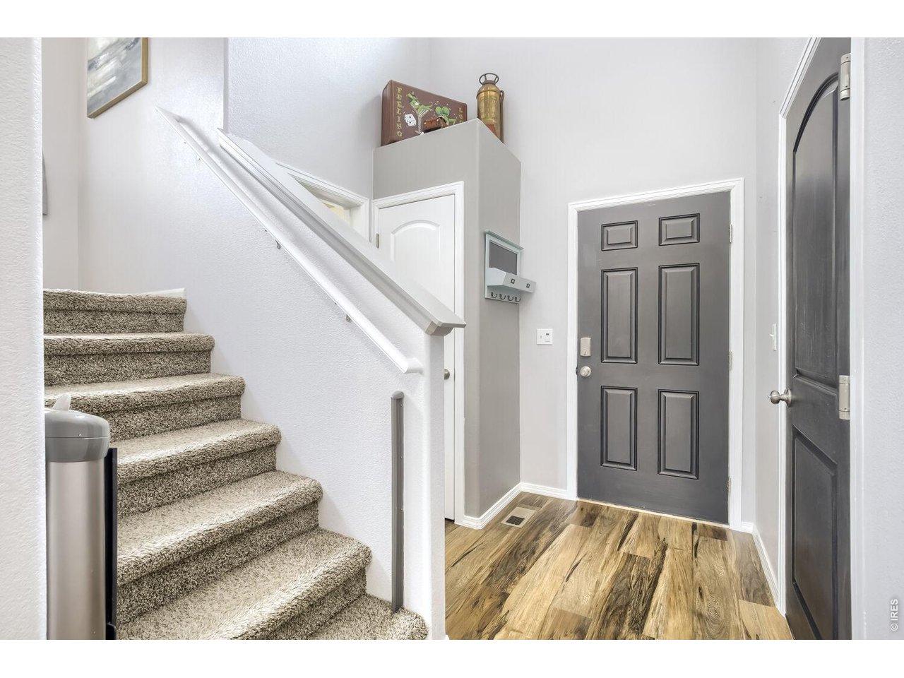 Image 4: Entry foyer with soaring ceilings