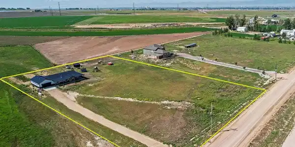 Image 2: 2.86 Acres with and additional dedicated 200AMP service to the property for a future shop or barn Image 2: 2.86 Acres with and additional dedicated 200AMP service to the property for a future shop or barn