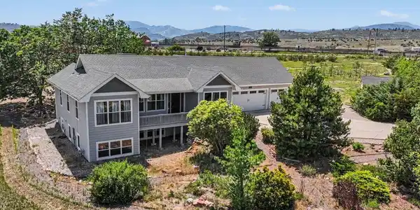 6332 Woodland Hill Ct