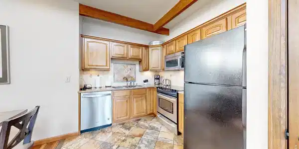 Image 4: Kitchen with plenty of storage Image 4: Kitchen with plenty of storage