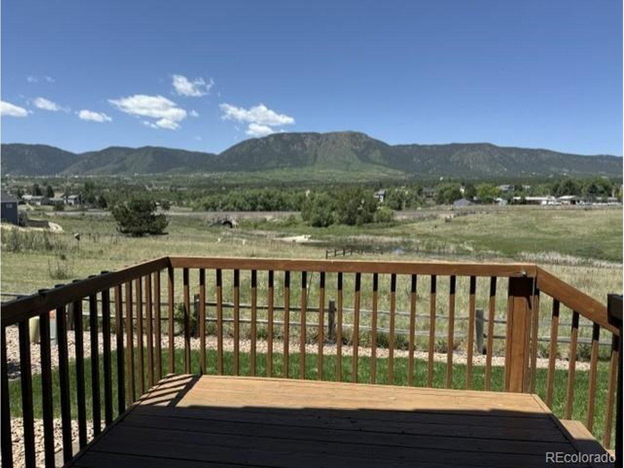 Image 4: deck area