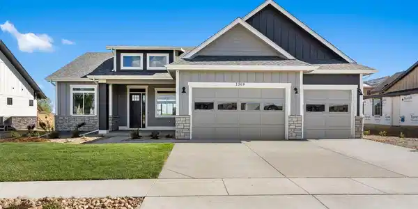 Image 2: 5 Bed, 3 Bath, 3 Car Garage Ranch Image 2: 5 Bed, 3 Bath, 3 Car Garage Ranch