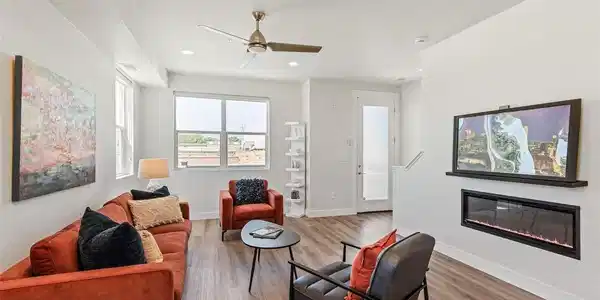 Image 3: Gas Fireplace! Image 3: Gas Fireplace!