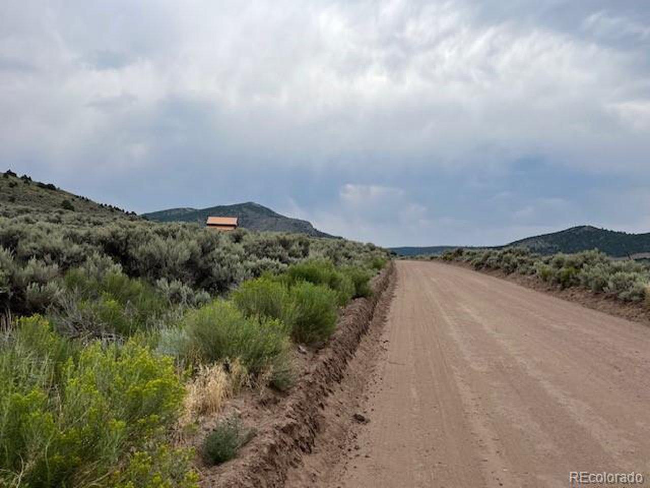 Image 1: Looking SW along Beekman. Property is on the left. Image 1: Looking SW along Beekman. Property is on the left.