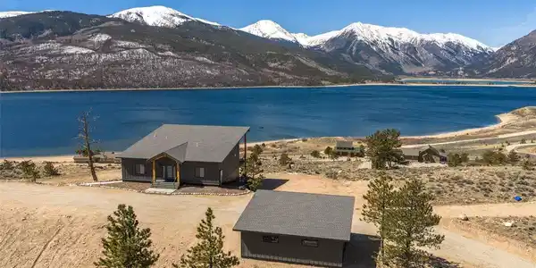 275 Rainbow Dr