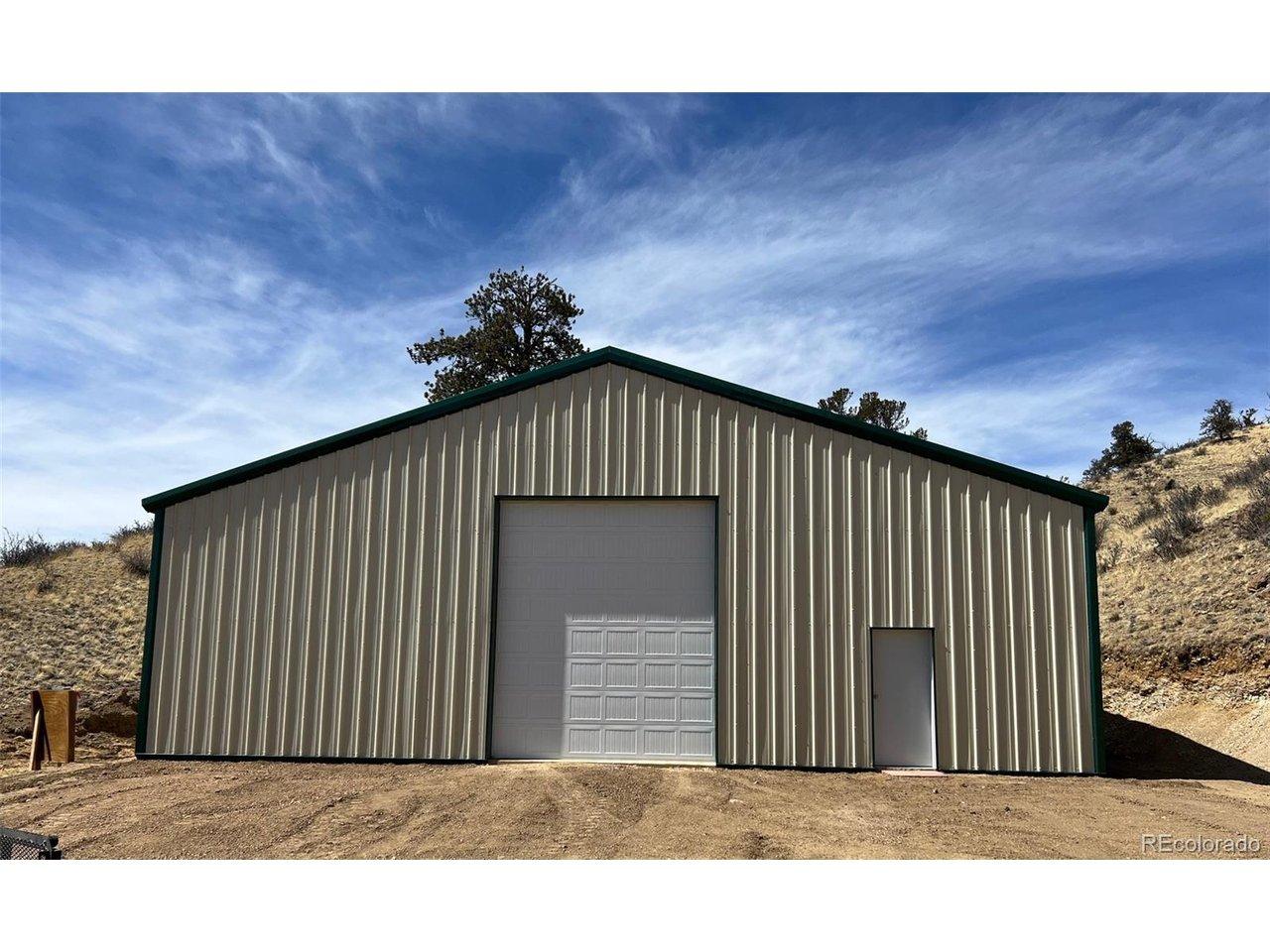 Image 4: Garage Image 4: Garage