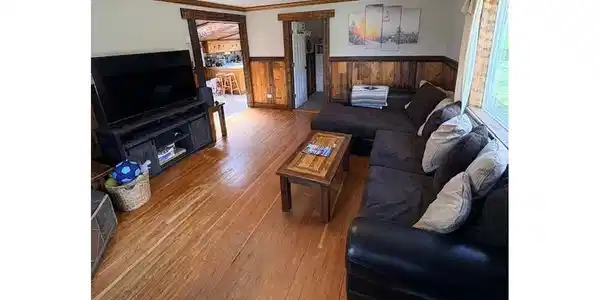 Image 4: Living Room bright and comfortable Image 4: Living Room bright and comfortable