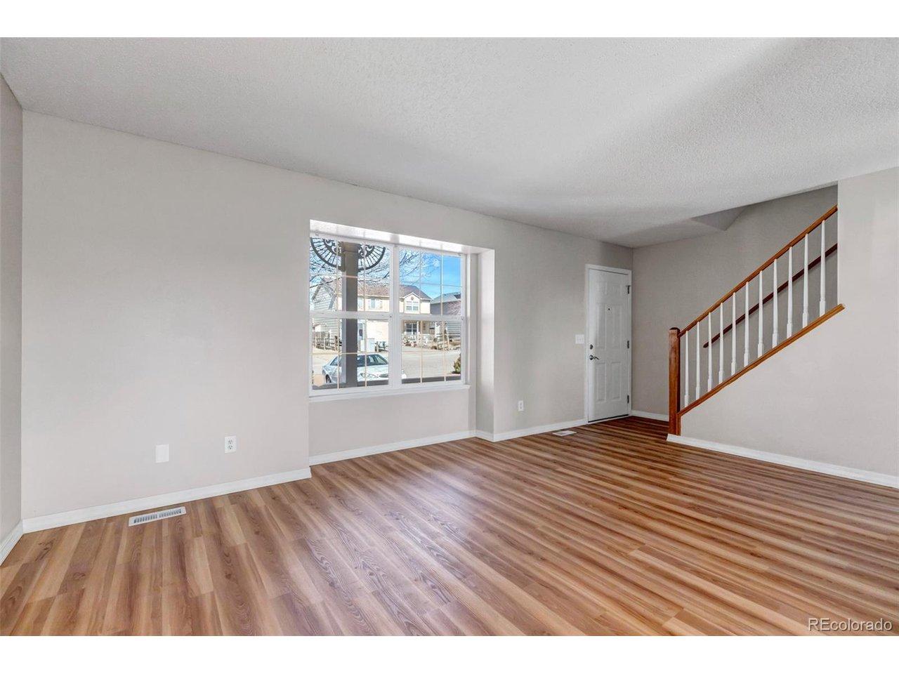 Image 4: MAIN ENTRANCE.MAIN LEVEL. Image 4: MAIN ENTRANCE.MAIN LEVEL.