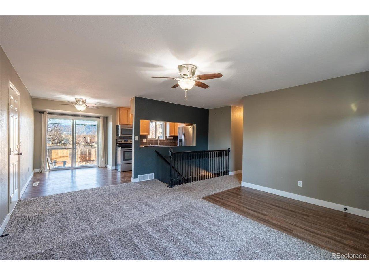 Image 4: Living room/dining room/kitchen - main Image 4: Living room/dining room/kitchen - main