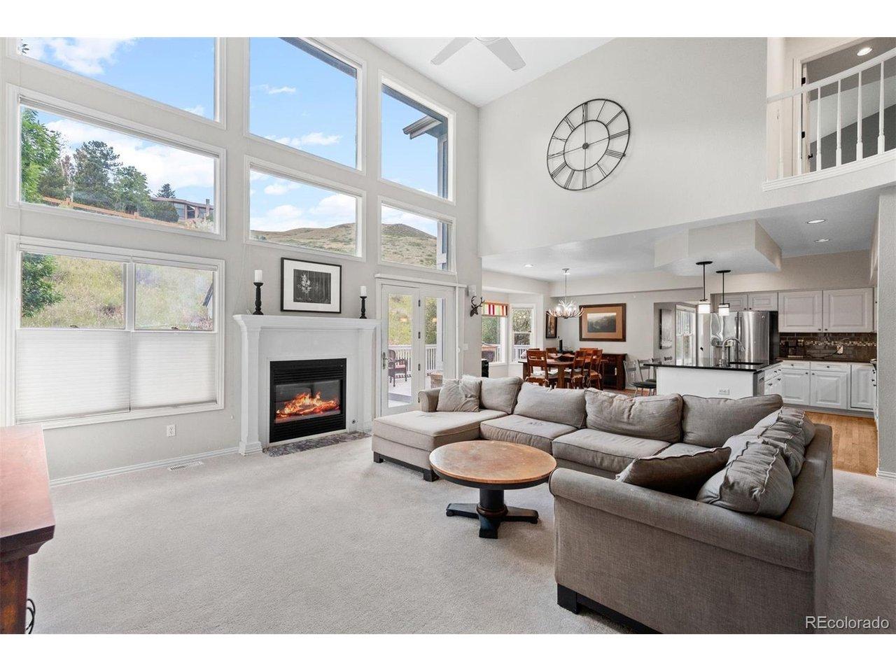 Image 2: A layout that's perfect for everyday living and entertaining