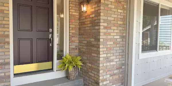 Image 2: Covered entry Image 2: Covered entry