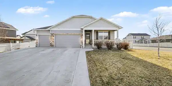 5387 Snowberry Ave