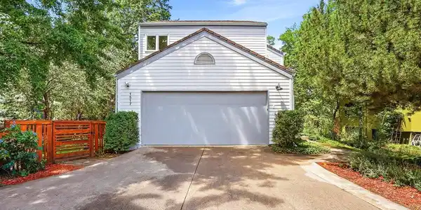 Image 4: Welcome to 1517 Patton Circle!