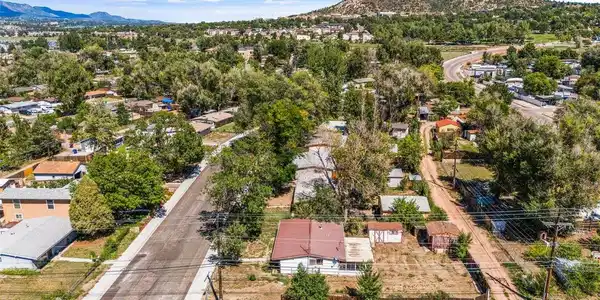 Image 3: Great corner-lot investment opportunity with tons of potential! Image 3: Great corner-lot investment opportunity with tons of potential!
