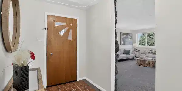 Image 3: ENTRY Image 3: ENTRY