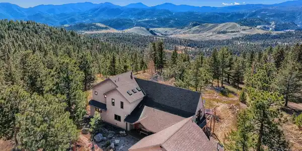 Image 2: Seven flat Acre Estate of privacy, trees, rock outcroppings Image 2: Seven flat Acre Estate of privacy, trees, rock outcroppings
