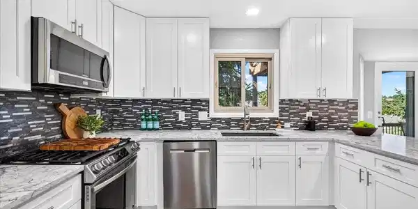Image 3: Updated Kitchen with all the essentials. Image 3: Updated Kitchen with all the essentials.