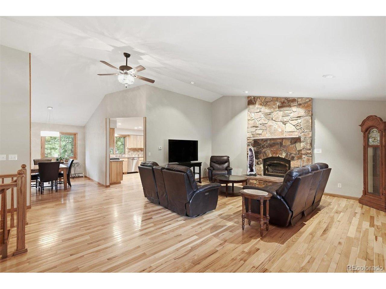 Image 2: Clean, contemporary spaces bathed in natural light! Image 2: Clean, contemporary spaces bathed in natural light!