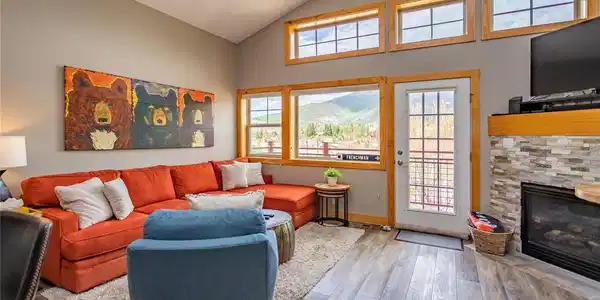 Image 2: Living Room w/ Walk-out to Balcony and Gas Fireplace Image 2: Living Room w/ Walk-out to Balcony and Gas Fireplace