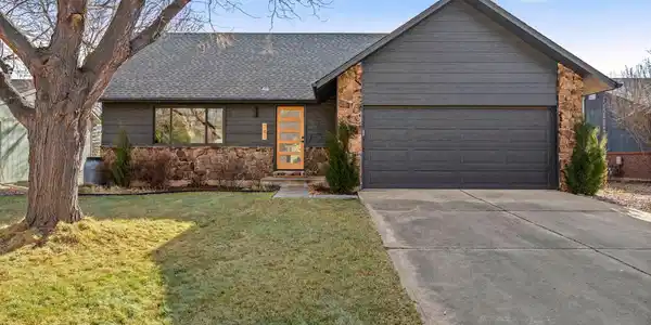 741 Parkview Dr