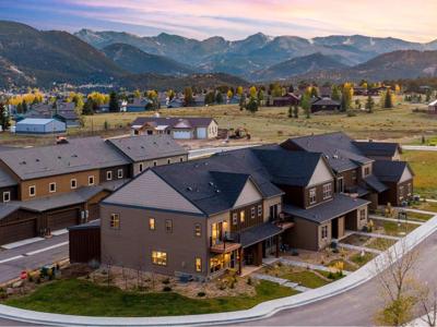 1726 Continental Peaks Cir