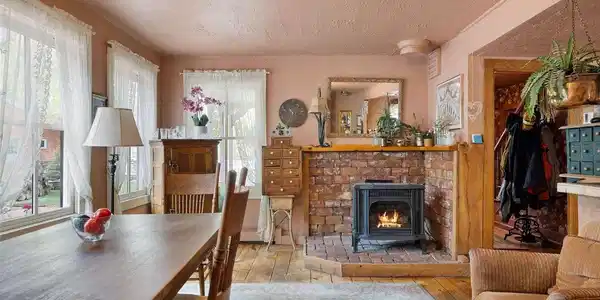 Image 4: Dining and Living