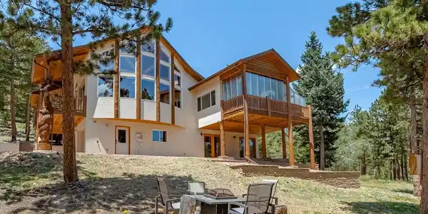 221 Rockledge Cir