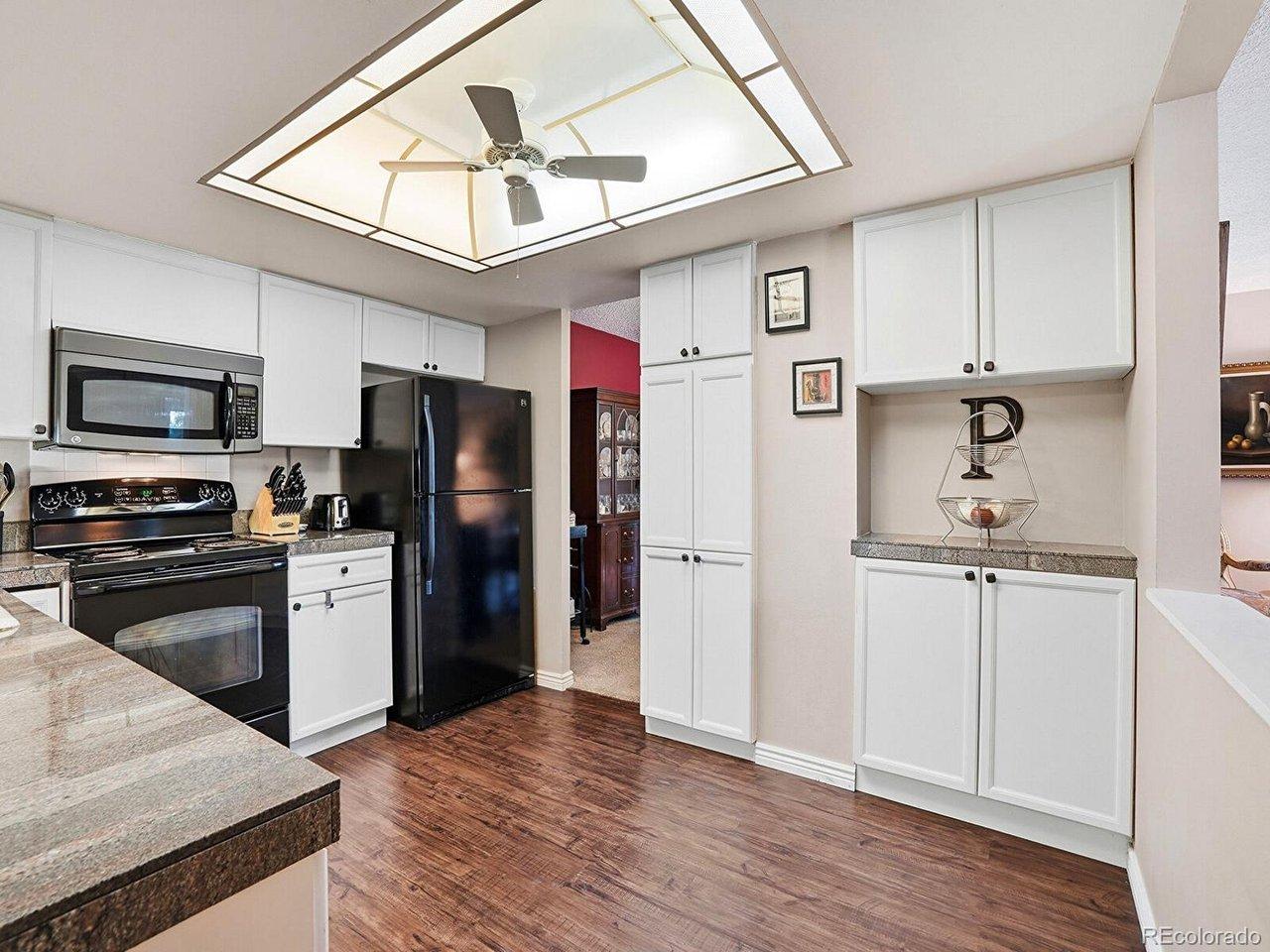 Image 2: Kitchen Image 2: Kitchen