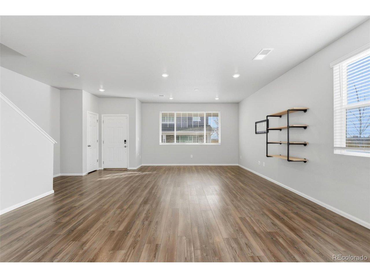 Image 3: LARGE FAMILY ROOM Image 3: LARGE FAMILY ROOM