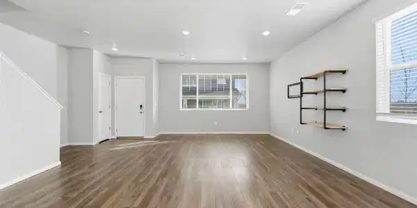 Image 3: LARGE FAMILY ROOM Image 3: LARGE FAMILY ROOM