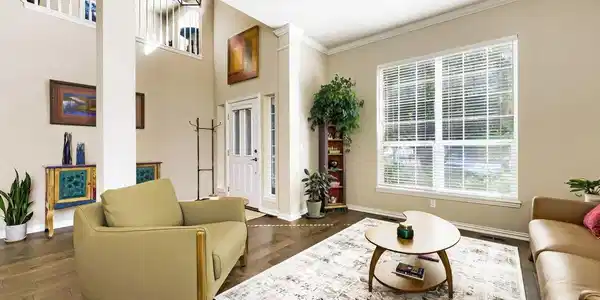 Image 4: Living Room Image 4: Living Room