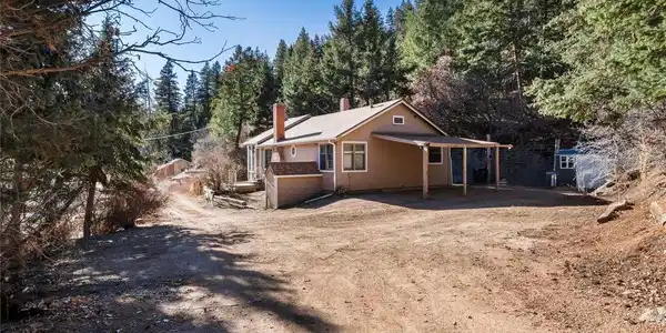 2105 Hidden Valley Rd