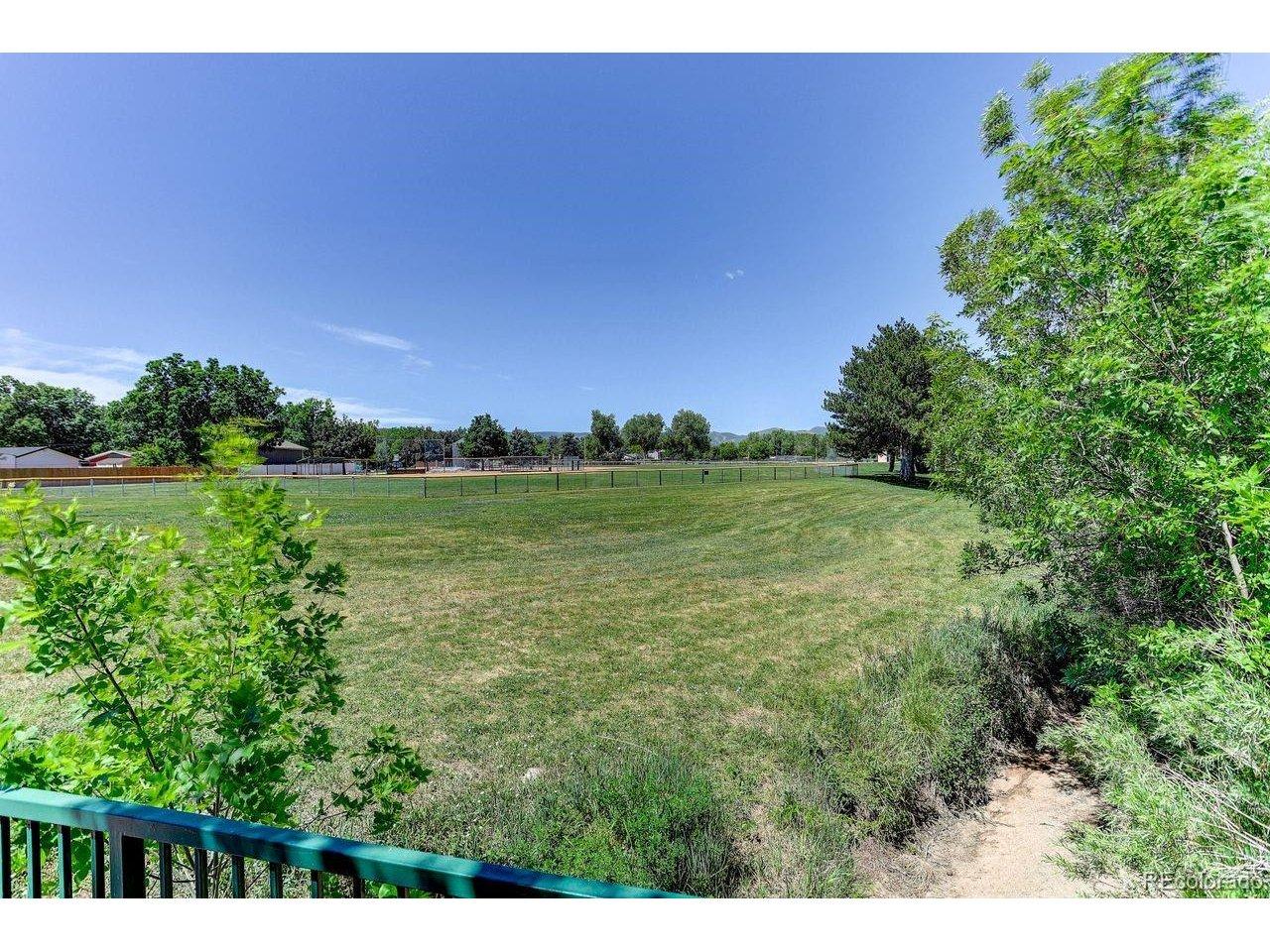 Image 4: Park nearby Image 4: Park nearby