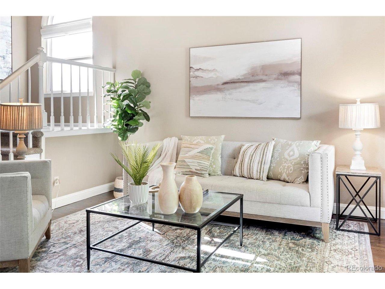 Image 4: The space is filled with natural sunlight and an inviting atmosphere. Image 4: The space is filled with natural sunlight and an inviting atmosphere.