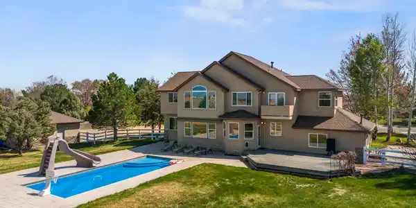 231 Mulligan Lake