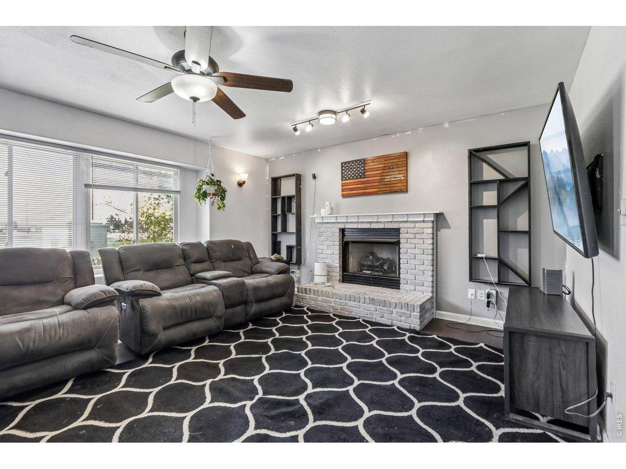 Image 4: Living Room Image 4: Living Room