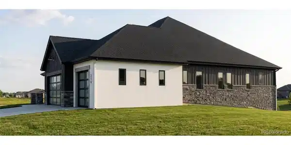 Image 3: 30+ years of building excellence in custom homes Image 3: 30+ years of building excellence in custom homes